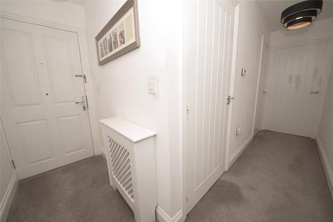 Flat 8, 1 Hayes Drive, Three Mile Cross, Reading, RG7 1GB