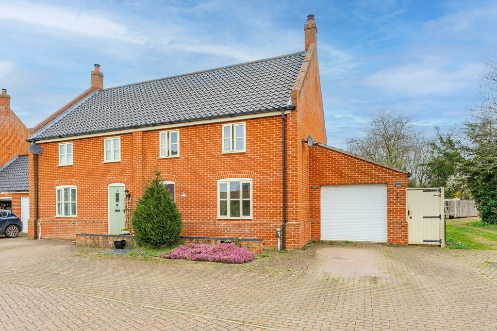 Market Street, Tunstead 2 bed semidetached house for sale £360,000
