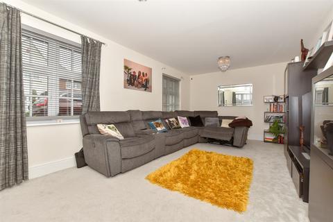 12 Cooper Drive, Herne Bay, CT6 5FF