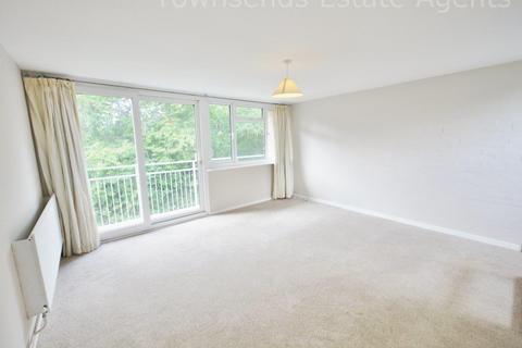 3 bedroom maisonette for sale, Leaf Close, Northwood HA6