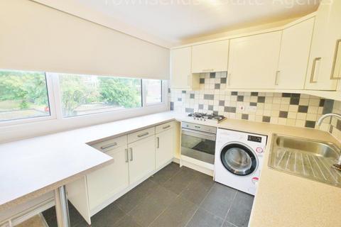 3 bedroom maisonette for sale, Leaf Close, Northwood HA6