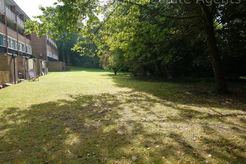 1 Leaf Close, Northwood, HA6 2YY