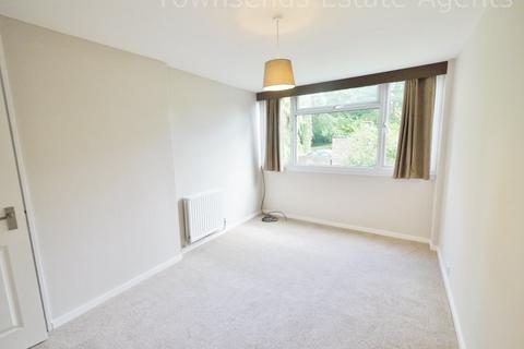1 Leaf Close, Northwood, HA6 2YY