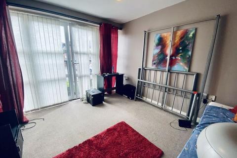 2 bedroom flat for sale, Devonshire Road, Eccles, Manchester, Greater Manchester, M30 0SW