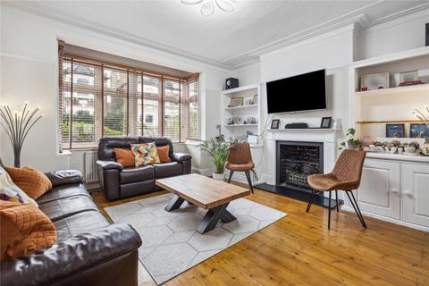 4 bedroom end of terrace house for sale - Broomwood Road, SW11