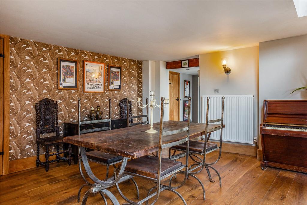 Dining/ Living Room