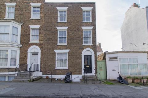 4 bedroom terraced house for sale, Trinity Square, Margate, CT9