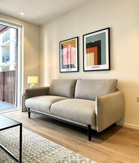 1 bedroom flat to rent - Iris House, Hemlock Street, London, E14