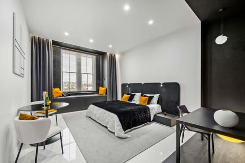 4 bedroom apartment to rent, Kensington Court Gardens, London, W8