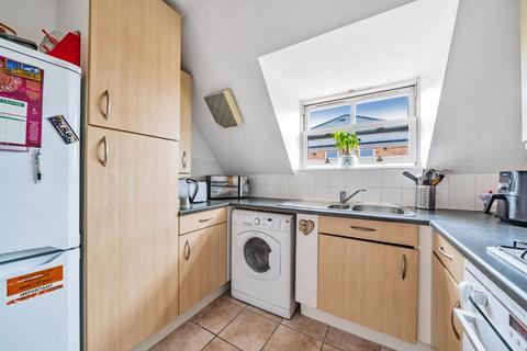2 bedroom flat for sale, Creswick Road, Acton