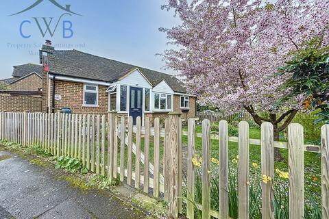 2 bedroom bungalow for sale, Ashbee Close, ME6