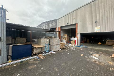 Warehouse to rent, White Hart Road, Slough, Berkshire, SL1