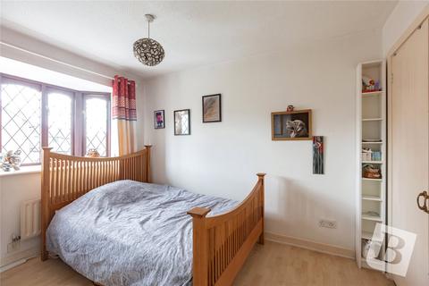 12 Blakeborough Drive, Harold Wood, Romford, RM3 0WS