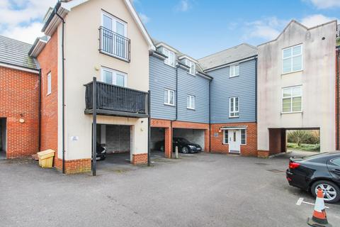 2 bedroom flat for sale, Castlerigg Way, Maidenbower, Crawley, West Sussex. RH10 7GE