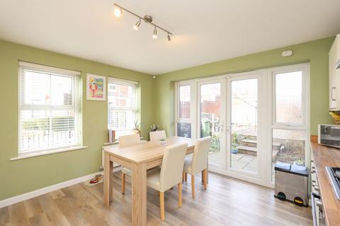 4 bedroom end of terrace house for sale, Chesterfield, Chesterfield S40