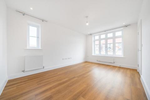 3 bedroom semi-detached house to rent, Heyford Park, Bicester OX25