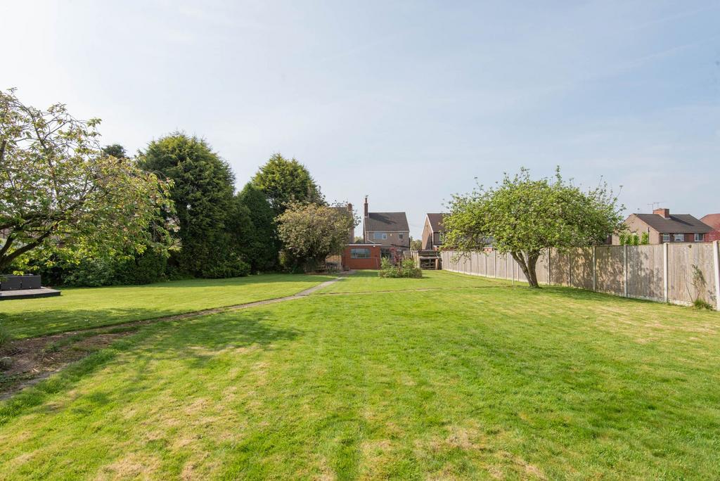 North Wingfield, Chesterfield S42 3 bed detached house for sale £270,000