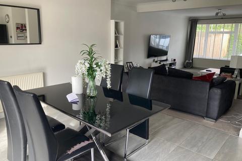 10 Wolmer Close, Edgware, HA8 8PU
