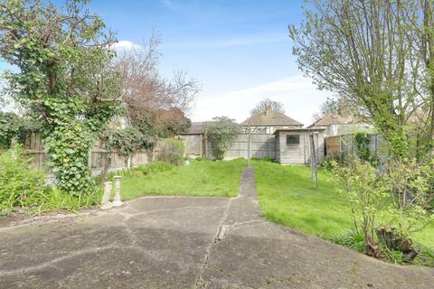 3 bedroom semi-detached bungalow for sale - Briarwood Drive, Leigh-on-sea, SS9