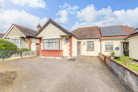 3 bedroom semi-detached bungalow for sale - Briarwood Drive, Leigh-on-sea, SS9
