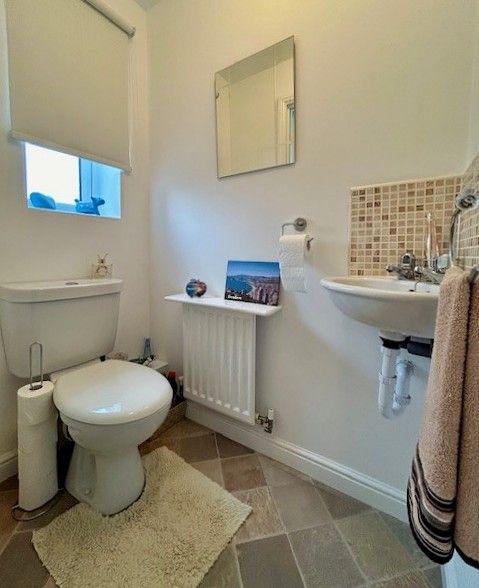 Cloakroom/Wc