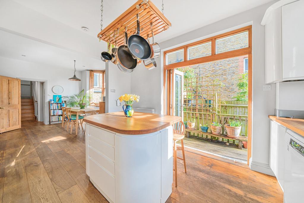 Kitchen/Dining Room