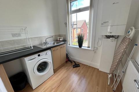 5 bedroom house share to rent - Yew Street, Salford,