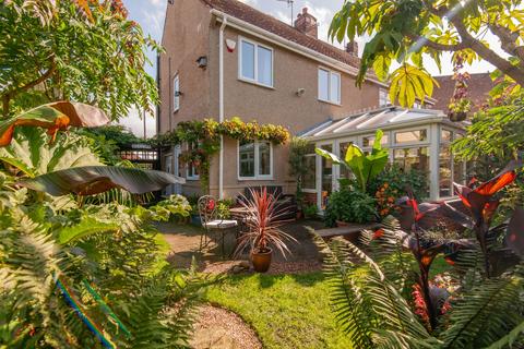 3 bedroom semi-detached house for sale, Hawksley Avenue, Chesterfield S40