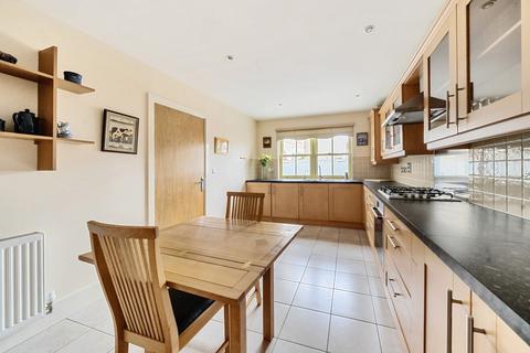11 Bingham Close, Cirencester, GL7 1BG