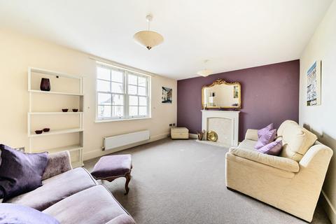 11 Bingham Close, Cirencester, GL7 1BG