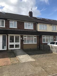 3 bedroom terraced house to rent, Frinton Road