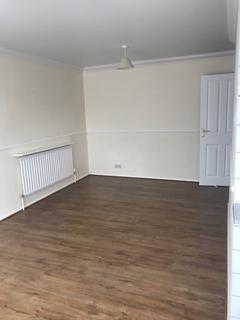 3 bedroom terraced house to rent, Frinton Road