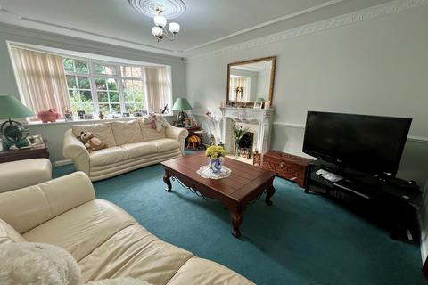 4 bedroom detached house for sale, Aireville Crescent, Bradford BD9