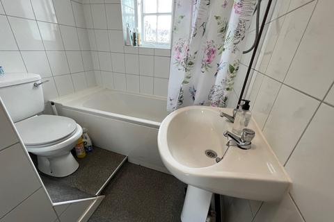 31 Albert Road, Shipley, BD18 4NS