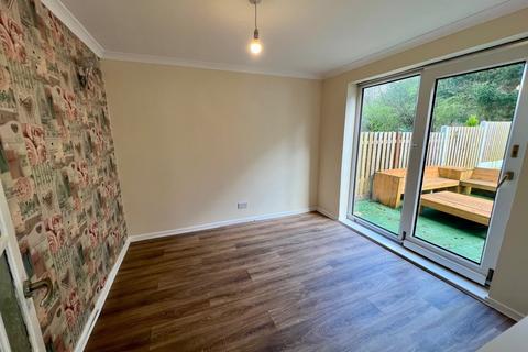 3 bedroom semi-detached house for sale, Nab Wood Drive, Shipley BD18