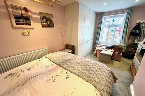 Flat 3, 1 Avondale Road, Shipley, BD18 4QN
