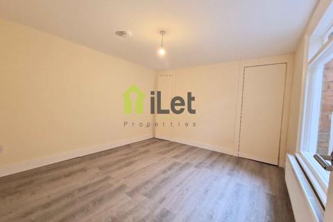 2 bedroom ground floor flat to rent, Northampton NN1