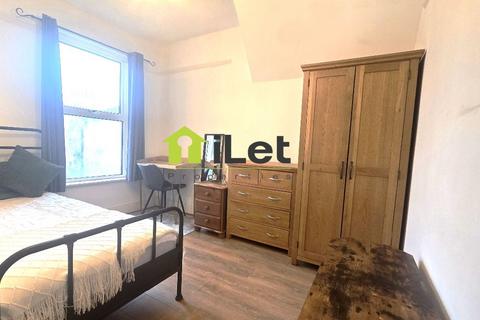 1 bedroom in a house share to rent, Northampton NN1
