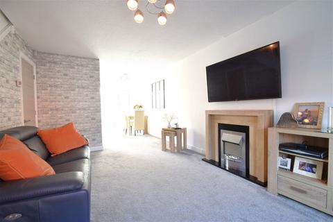 2 bedroom terraced house for sale - Hilton Road, Manchester