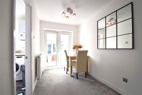 39 Hilton Road, Manchester, M22 4ZD