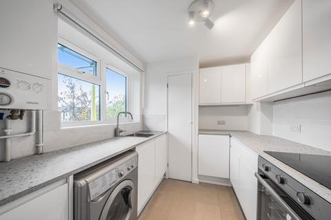 2 bedroom apartment to rent - Moffat Road Thornton Heath CR7