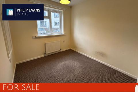 17 Brynystwyth, Penparcau, Aberystwyth, SY23 1SS