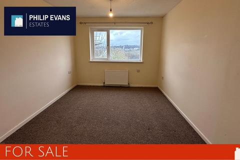 17 Brynystwyth, Penparcau, Aberystwyth, SY23 1SS