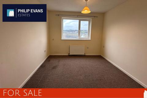 17 Brynystwyth, Penparcau, Aberystwyth, SY23 1SS