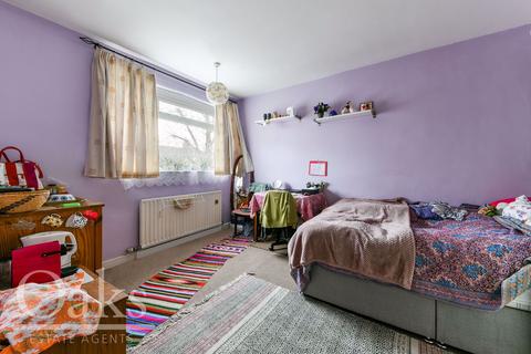3 bedroom maisonette for sale - Gleneldon Road, Streatham