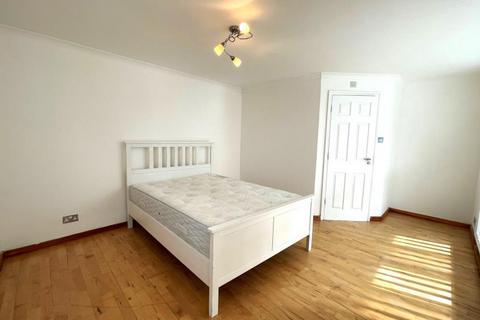 1 bedroom apartment to rent - Grafton Road