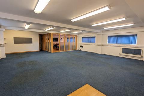 Office to rent, Fives Court, 83 The Crescent, Abbots Langley, WD5 0DR