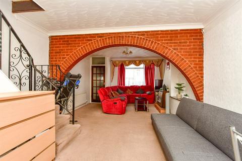 3 bedroom terraced house for sale - St. George's Road, Gillingham, Kent