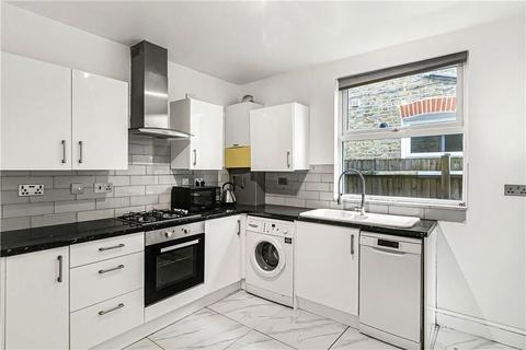2 bedroom flat for sale, Loubet Street, ., London, SW17 9HD