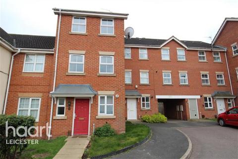 4 bedroom terraced house to rent, Blacksmith Place